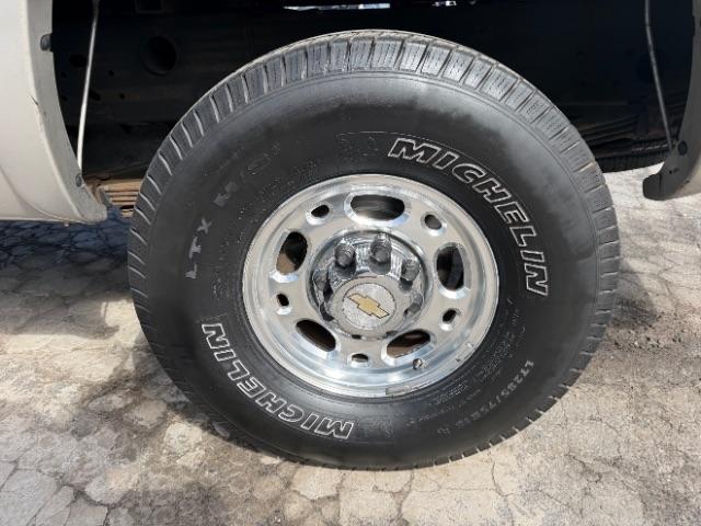 Chevrolet Silverado 2500HD LS Crew Cab Long Bed 4WD 2004