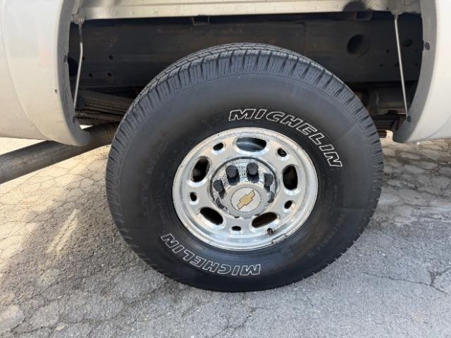 Chevrolet Silverado 2500HD LS Crew Cab Long Bed 4WD 2004