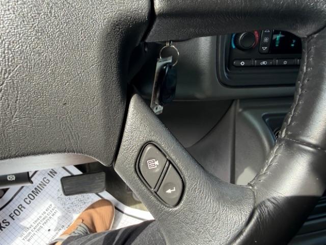 Chevrolet Silverado 2500HD LS Crew Cab Long Bed 4WD 2004