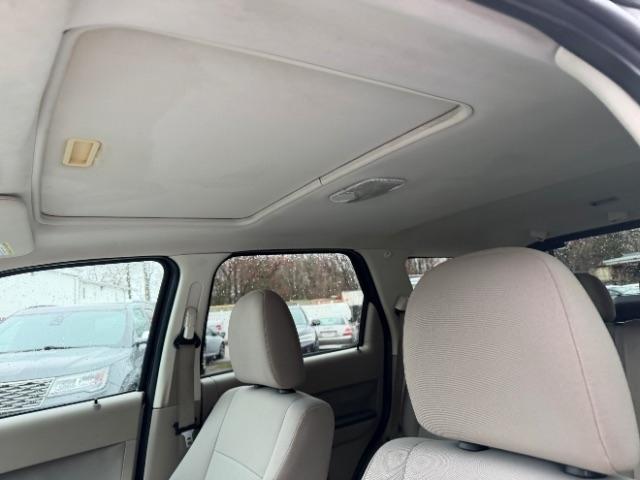 Ford Escape XLT FWD 2010