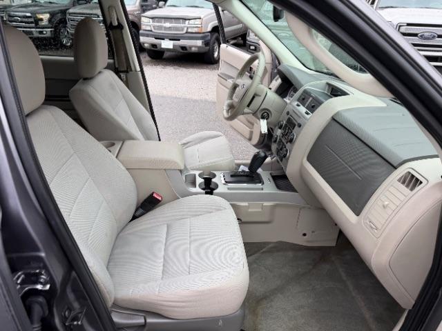 Ford Escape XLT FWD 2010