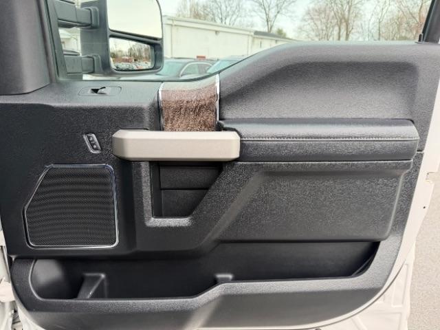 Ford F-250 SD Lariat Crew Cab 4WD 2019