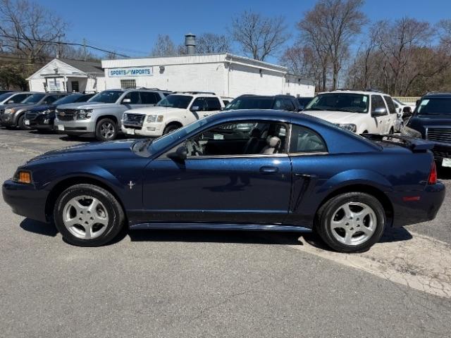Ford Mustang Deluxe Coupe 2002