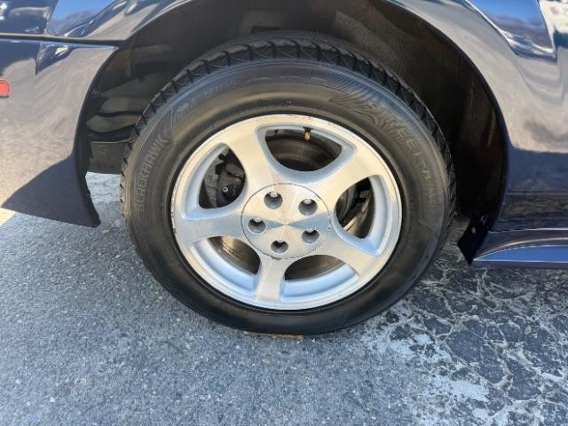 Ford Mustang Deluxe Coupe 2002