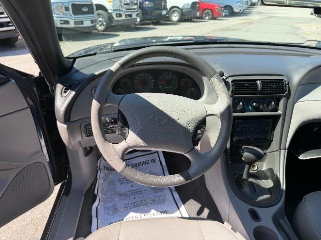 Ford Mustang Deluxe Coupe 2002