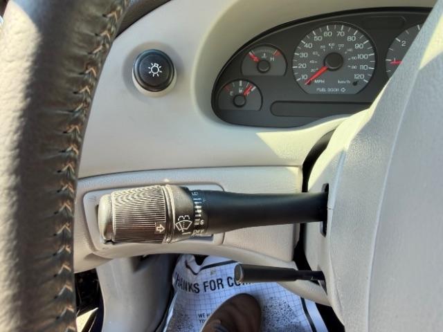 Ford Mustang Deluxe Coupe 2002