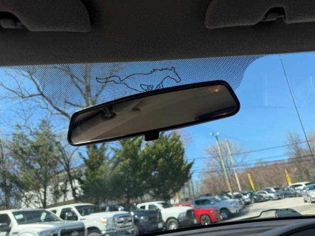 Ford Mustang Deluxe Coupe 2002