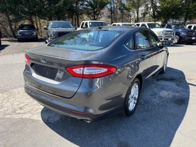 Ford Fusion SE 2016