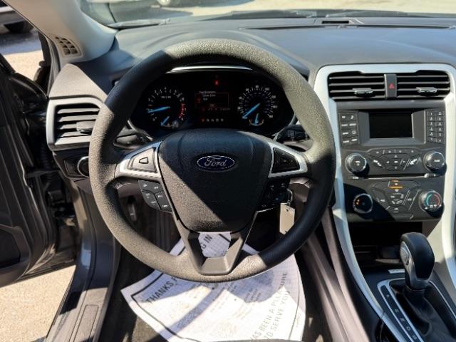 Ford Fusion SE 2016