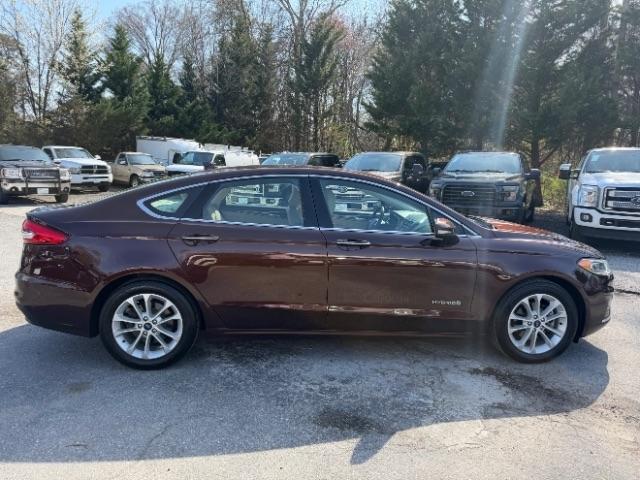 Ford Fusion Hybrid SEL 2019
