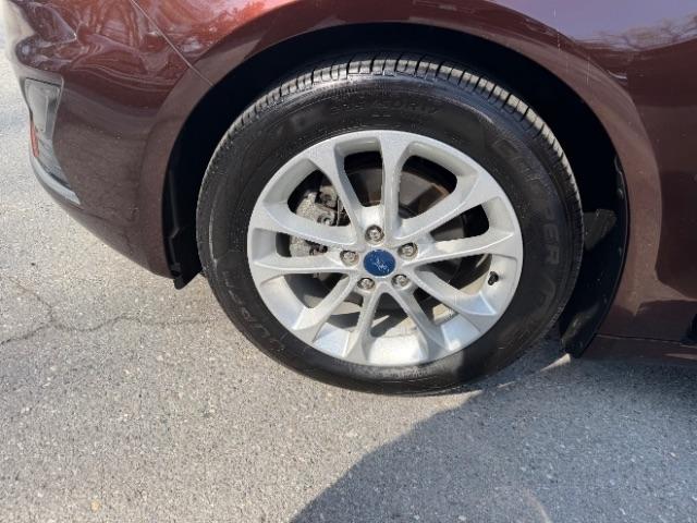 Ford Fusion Hybrid SEL 2019