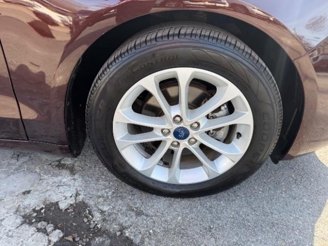 Ford Fusion Hybrid SEL 2019