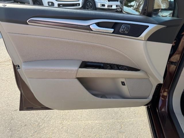 Ford Fusion Hybrid SEL 2019