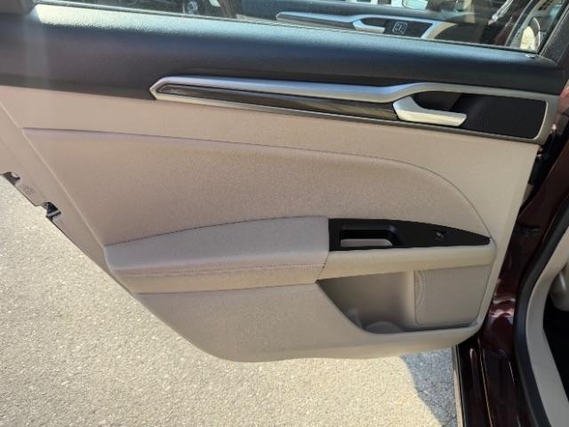 Ford Fusion Hybrid SEL 2019