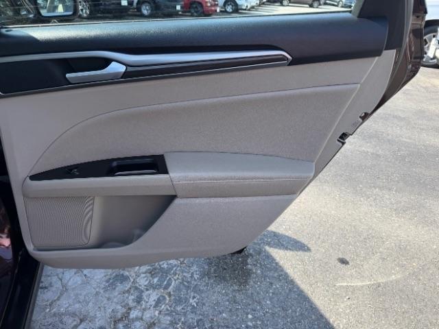 Ford Fusion Hybrid SEL 2019