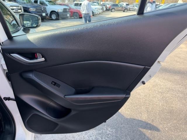 Mazda MAZDA3 I Grand Touring AT 4-Door 2015