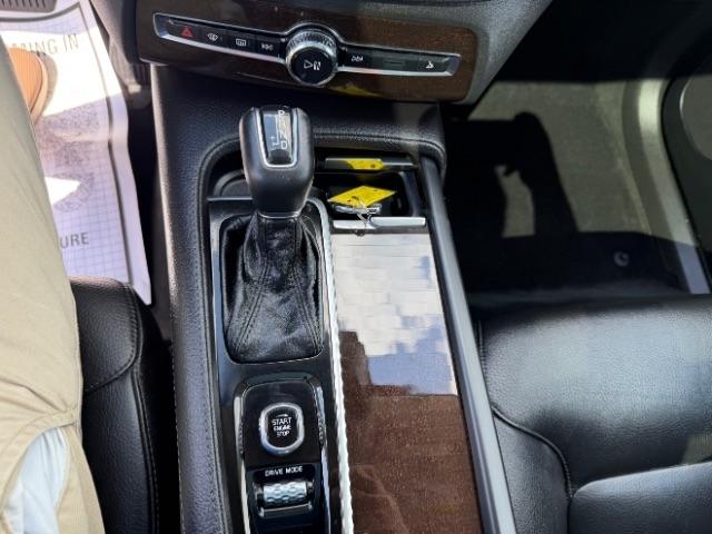 Volvo XC90 T6 Momentum AWD 2019