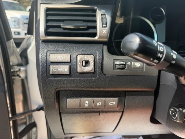 Lexus LX 570 Sport Utility 2013