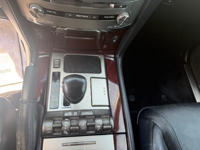 Lexus LX 570 Sport Utility 2013