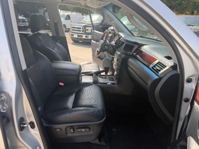 Lexus LX 570 Sport Utility 2013