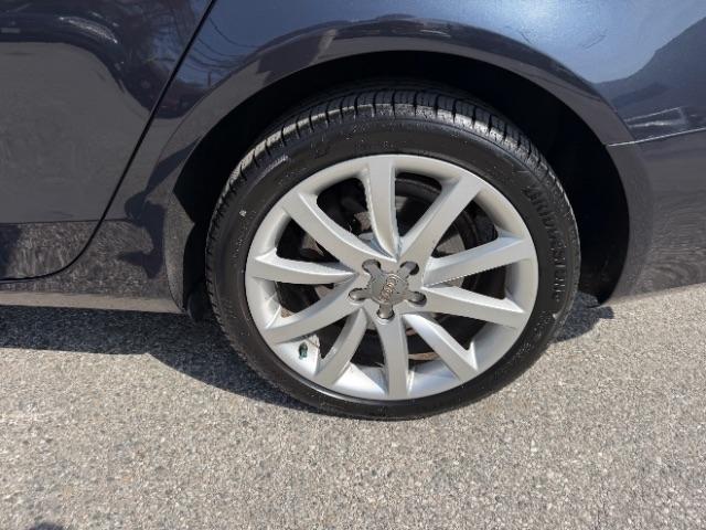 Audi A4 2.0T Sedan quattro Tiptronic 2013