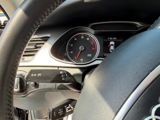 Audi A4 2.0T Sedan quattro Tiptronic 2013