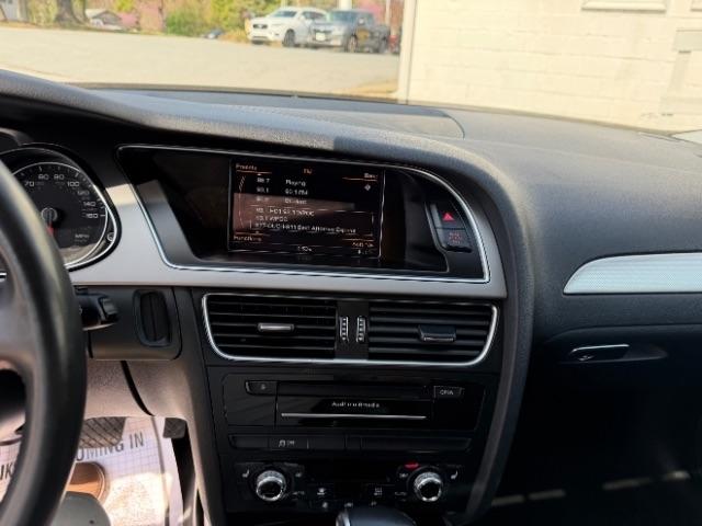 Audi A4 2.0T Sedan quattro Tiptronic 2013