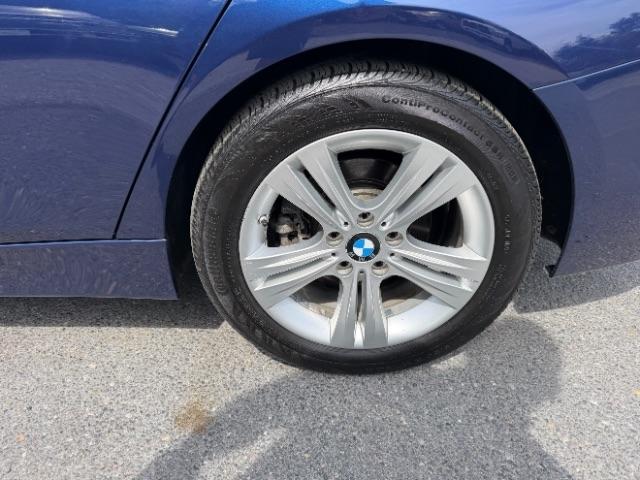 BMW 3-Series 330i xDrive SULEV Sedan 2017