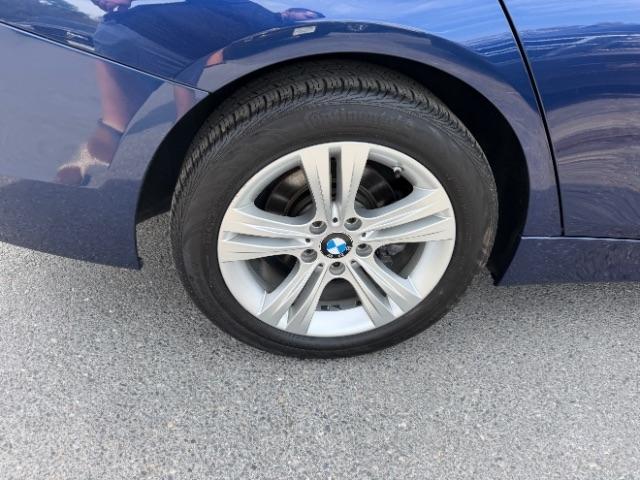 BMW 3-Series 330i xDrive SULEV Sedan 2017