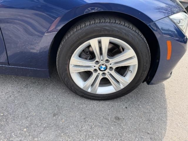 BMW 3-Series 330i xDrive SULEV Sedan 2017