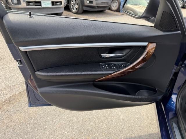 BMW 3-Series 330i xDrive SULEV Sedan 2017