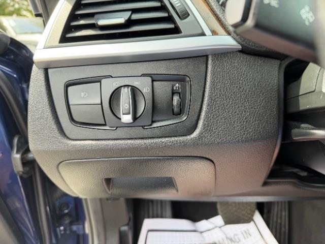 BMW 3-Series 330i xDrive SULEV Sedan 2017