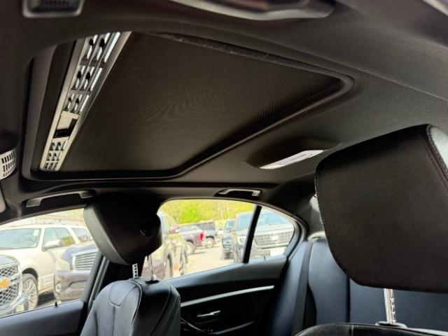 BMW 3-Series 330i xDrive SULEV Sedan 2017