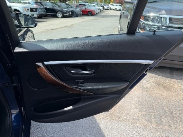 BMW 3-Series 330i xDrive SULEV Sedan 2017