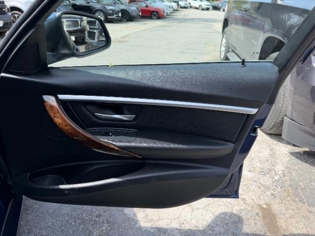 BMW 3-Series 330i xDrive SULEV Sedan 2017