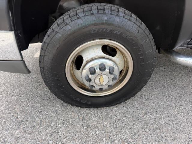 Chevrolet Silverado 3500 LT Crew Cab 4WD DRW 2005