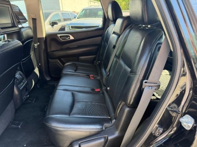 Nissan Pathfinder Platinum 4WD 2016