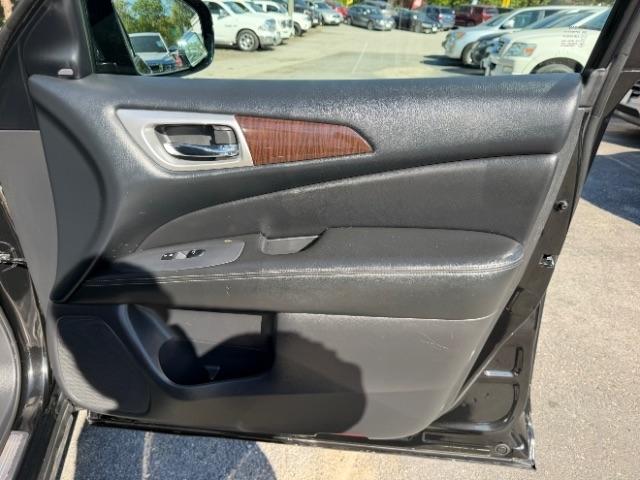 Nissan Pathfinder Platinum 4WD 2016