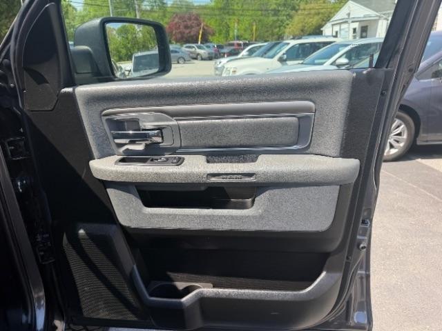 RAM 1500 Classic Tradesman Crew Cab SWB 4WD 2019