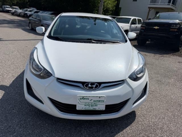 Hyundai Elantra SE 6AT 2016