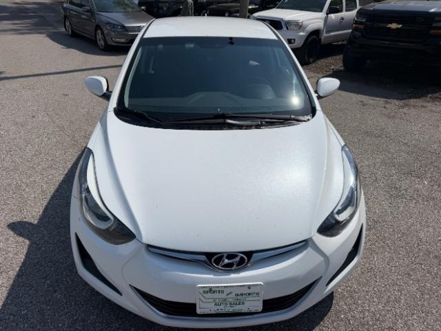 Hyundai Elantra SE 6AT 2016