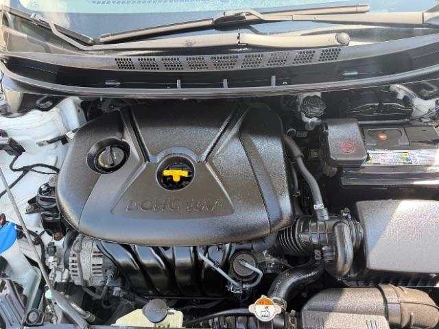 Hyundai Elantra SE 6AT 2016