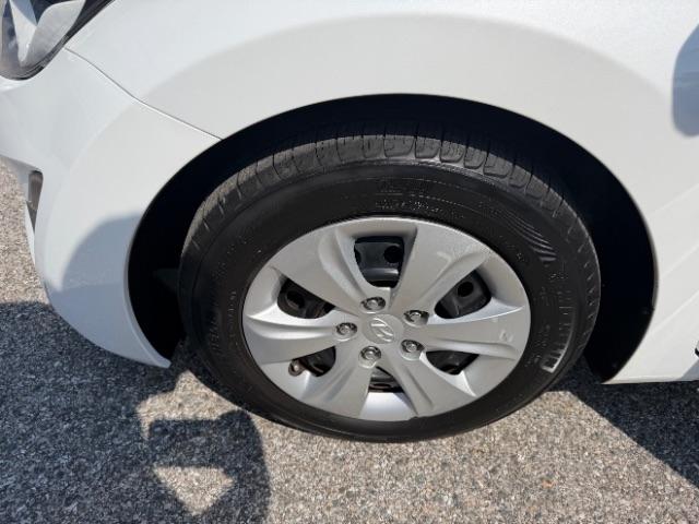 Hyundai Elantra SE 6AT 2016