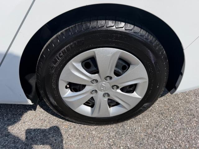 Hyundai Elantra SE 6AT 2016