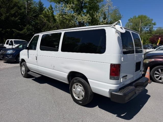 Ford Econoline E-350 XL Super Duty 2008