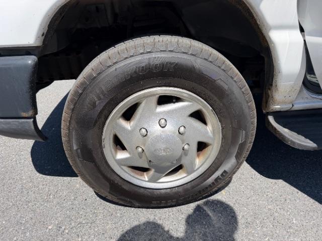 Ford Econoline E-350 XL Super Duty 2008