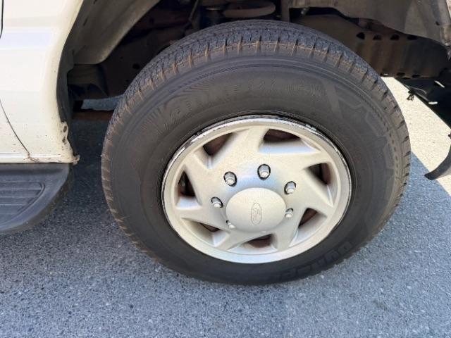 Ford Econoline E-350 XL Super Duty 2008