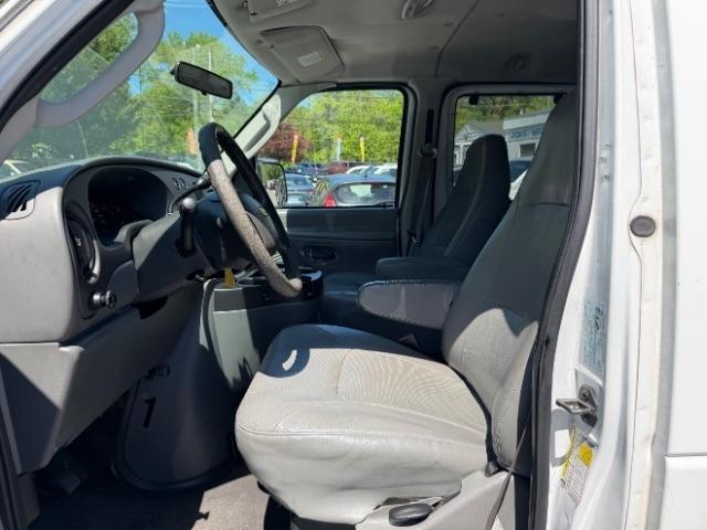Ford Econoline E-350 XL Super Duty 2008