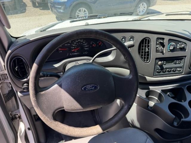 Ford Econoline E-350 XL Super Duty 2008