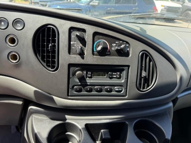 Ford Econoline E-350 XL Super Duty 2008